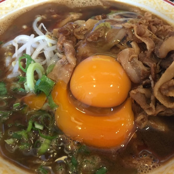 「徳島ラーメン 大孫 本店」料理 822670 徳島ラーメン
見た目よりアッサリ…
最後には濃いわ(￣^￣)ゞ