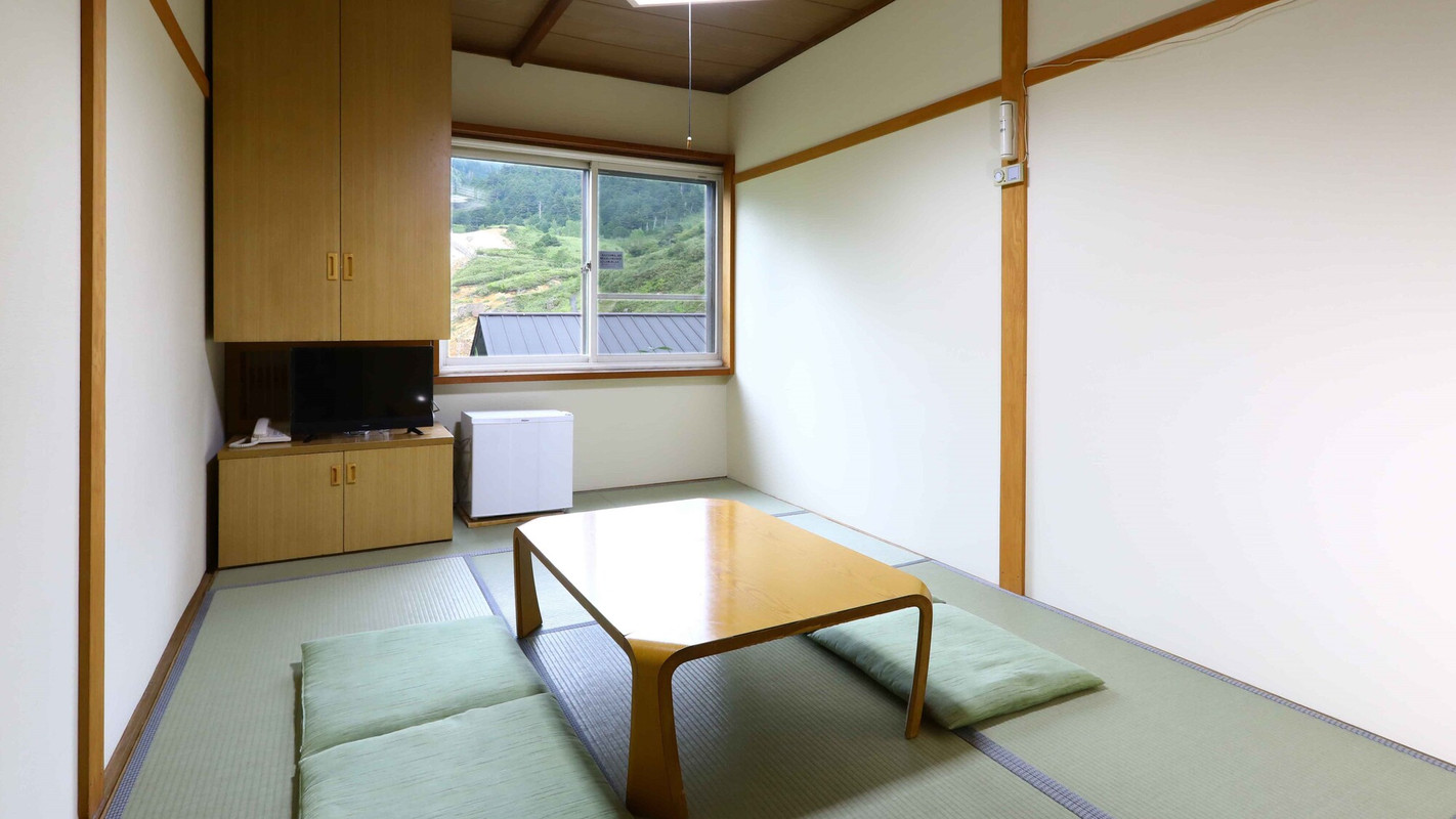 ゆけむり館 和室(トイレと洗面所は共同)