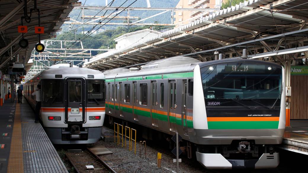 海を横目に電車旅♡
潮風香る熱海へ / 2