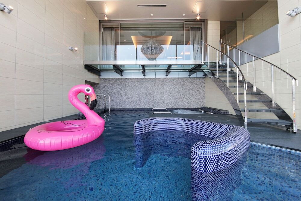 プールが使える上質ステイ4023972