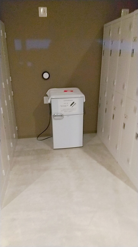 ロッカーと冷蔵庫