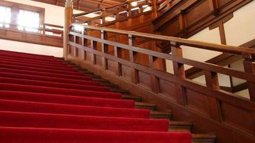 吹き抜けの階段 / 2