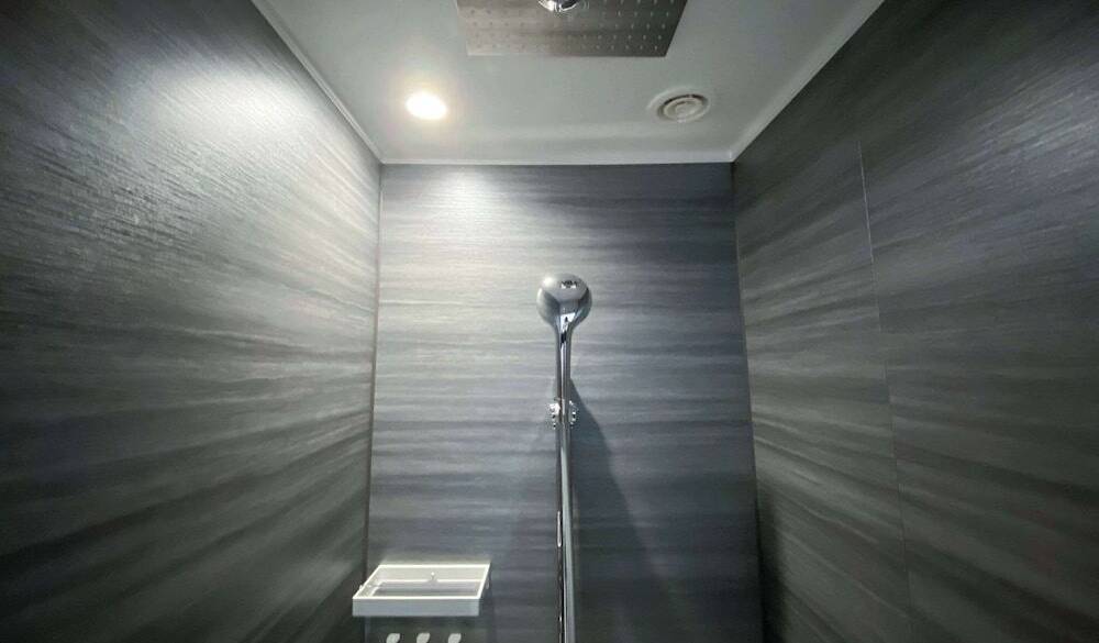 クイーンルーム シャワーブース / 2