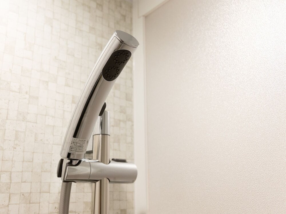 バスルームのシャワー