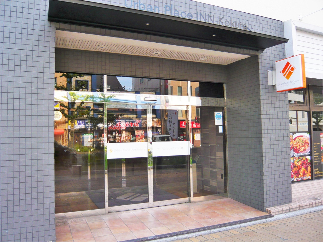 １階　正面玄関