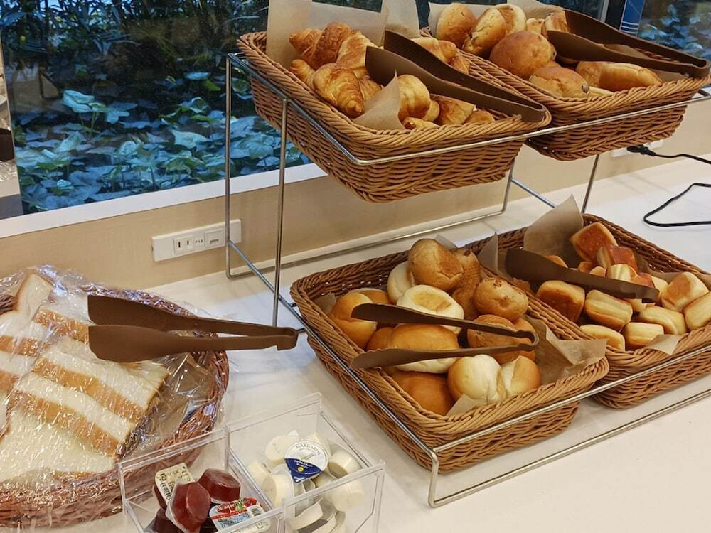 朝食