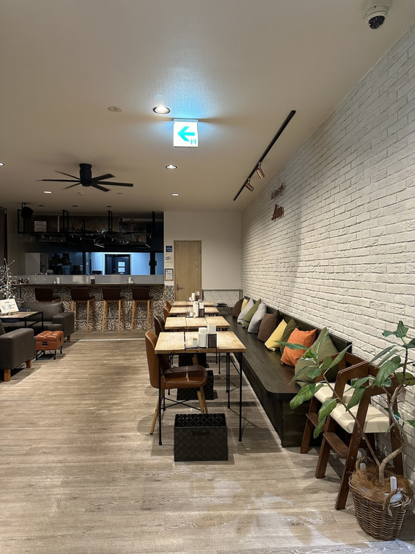 ロビー。昼はカフェレストランもやってるみたい。