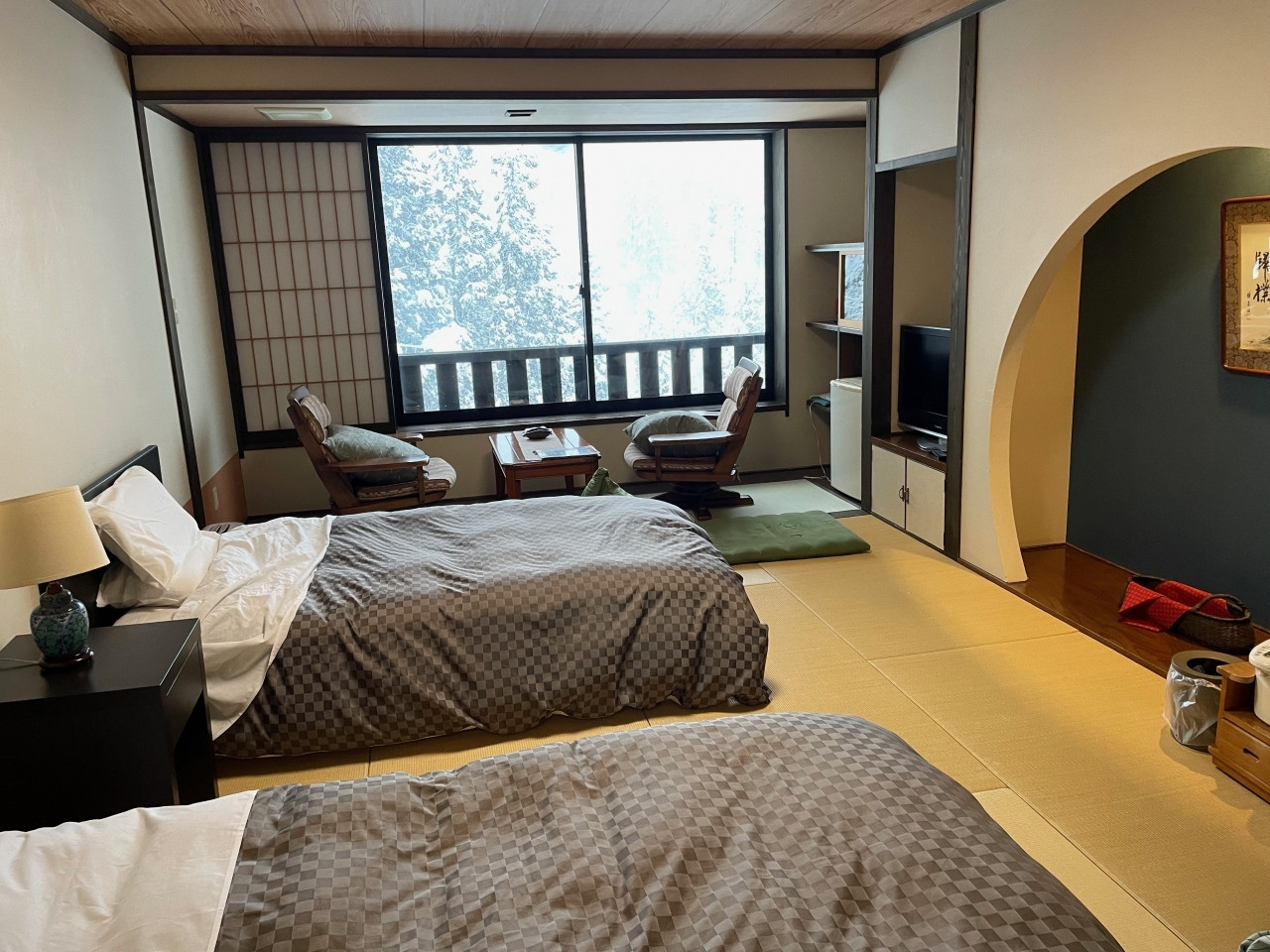 大自然の中で滝を見下ろす贅沢な滞在。4089260