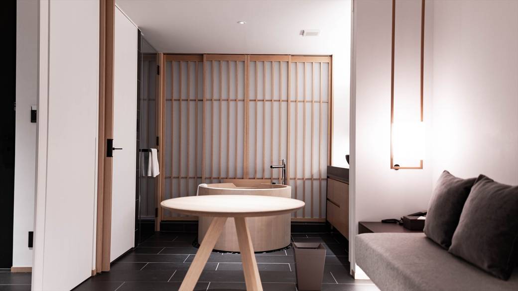 檜葉風呂で
優雅にリラックス / 3