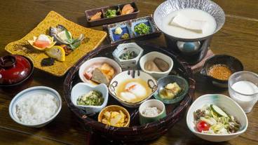 食事・飲み物 / 4