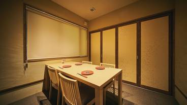 旅館のお食事処 / 24