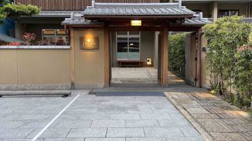 施設の入り口 / 15