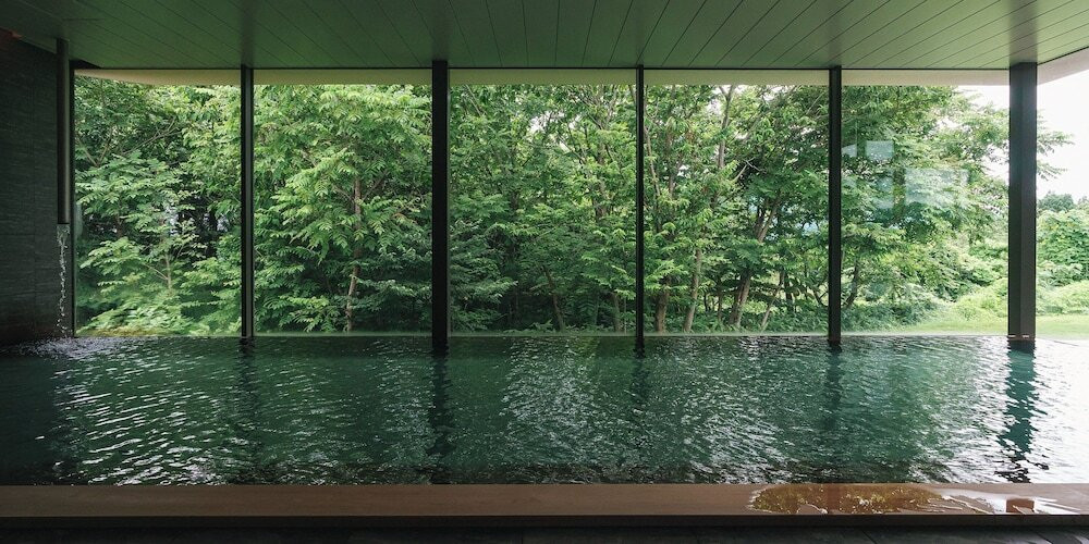 屋内スパ浴槽