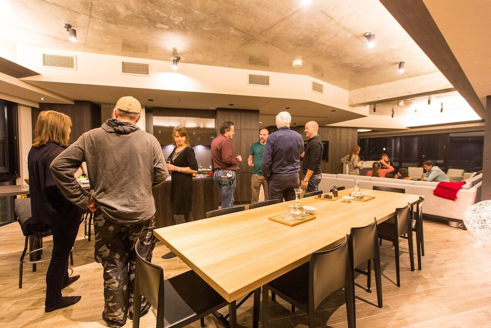 客室内のダイニングエリア