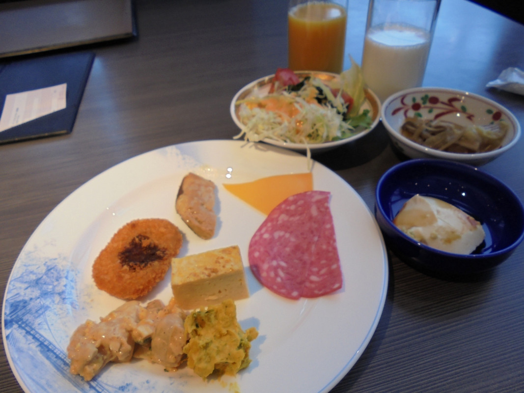 ブッフェ式の朝食