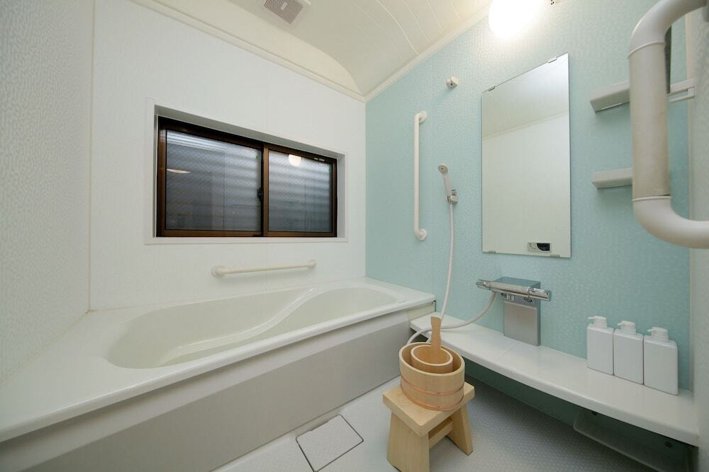 バスルームのシャワー