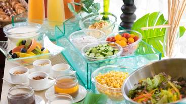 朝食のサラダバーの例 / 3