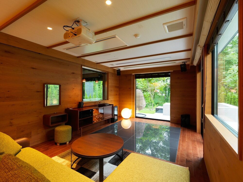 スパリビング付ツインルーム／離れのスパリビング