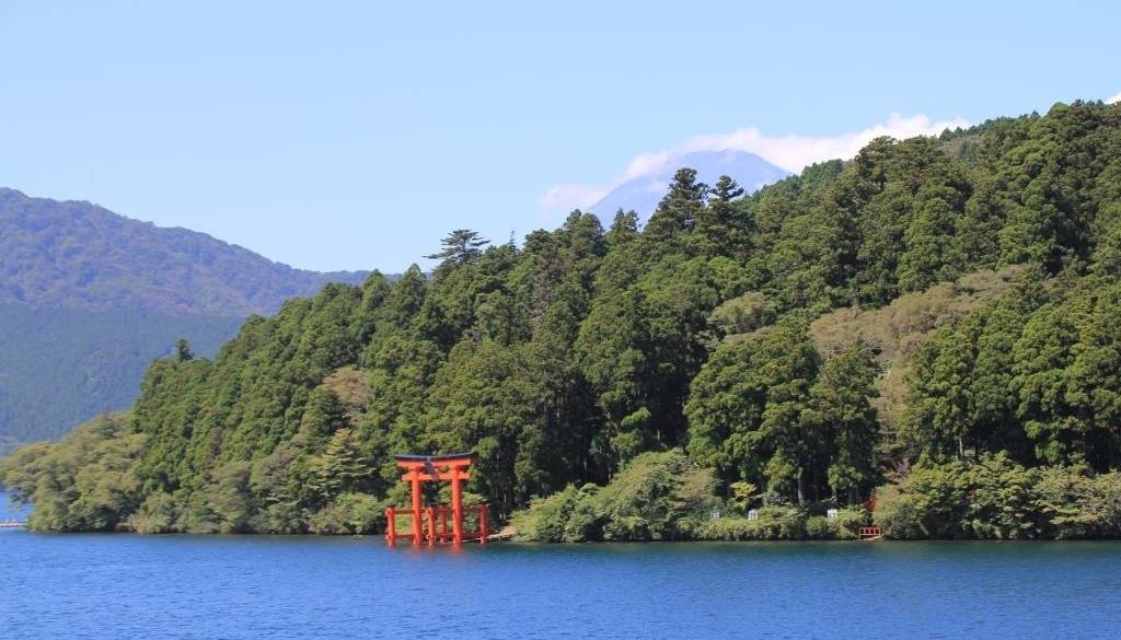 絶景に浮かぶ「箱根神社」の鳥居 / 4