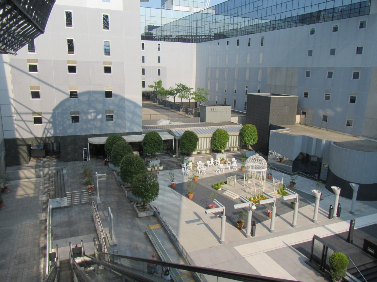 穴場の休憩スポットで気分はお姫様♡2329104