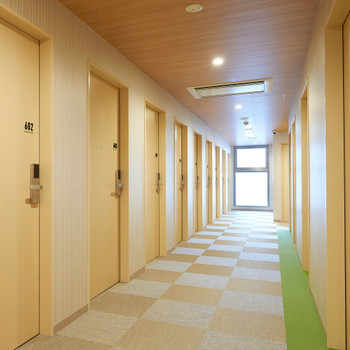 明るくて過ごしやすい雰囲気の館内。セキュリティーもバッチリ♪3692109