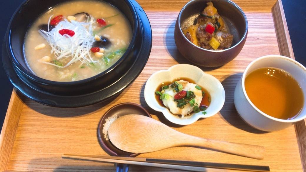 「薬膳や 向新」で
ぽかぽかランチ / 2