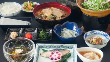 食事・飲み物 / 4