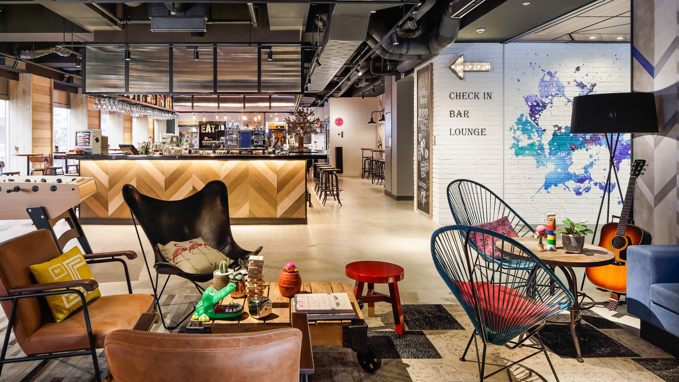 カラフルなドリンクでポップに乾杯♡キュートなホカンスが過ごせるホテル4243161