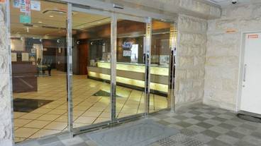 内部エントランス / 2