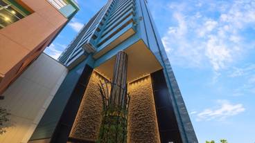 施設の入り口 / 28