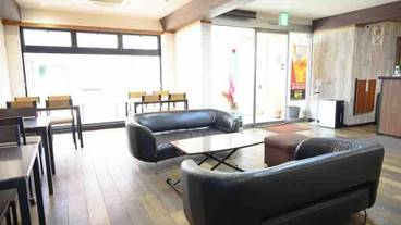 施設の正面 / 3