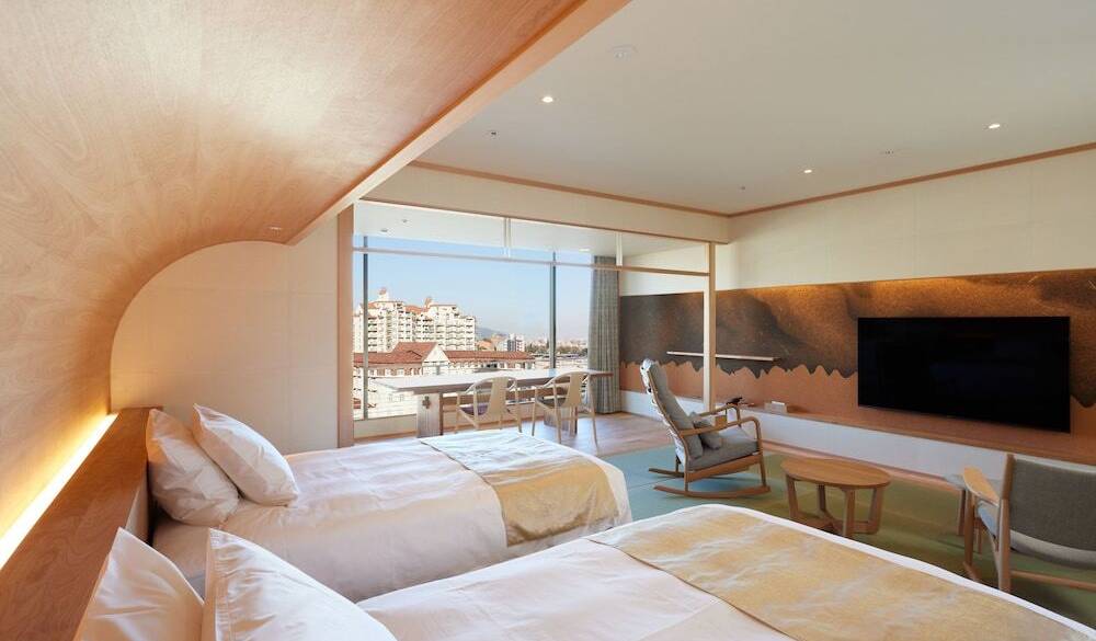 展望テーブル付ジュニアスイート / 2