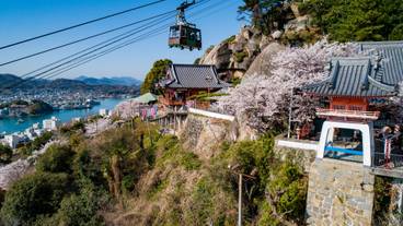 断崖に建つ「千光寺」 / 5