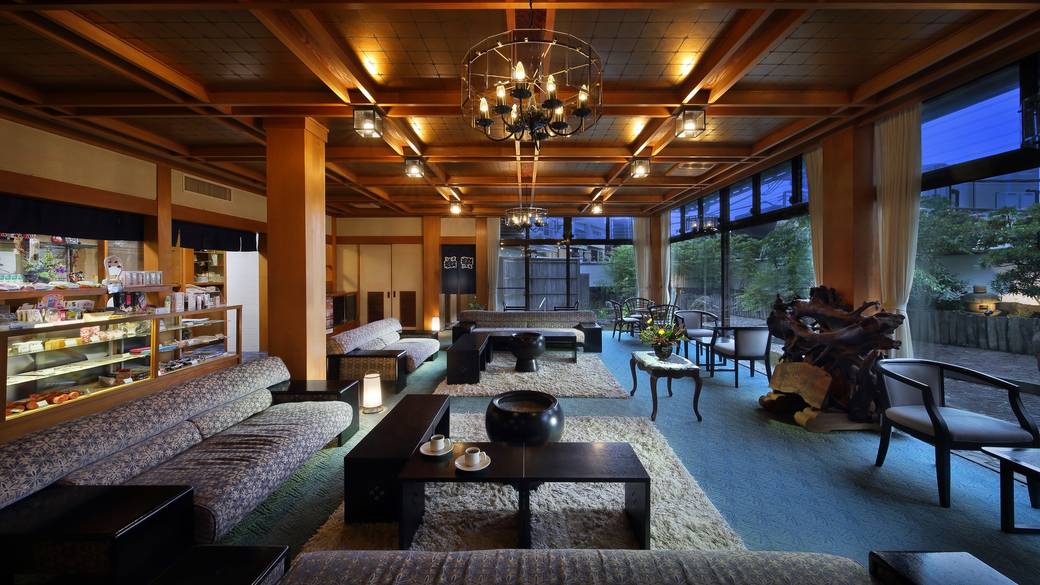 チェックアウトして
海沿いをお散歩 / 1