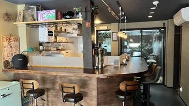 客室内のダイニングエリア / 7