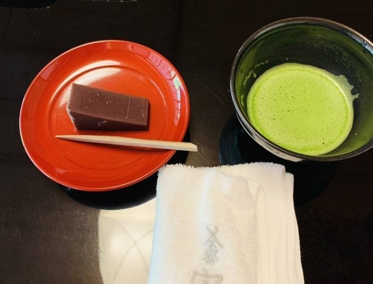 お茶菓子と抹茶などのサービス / 5