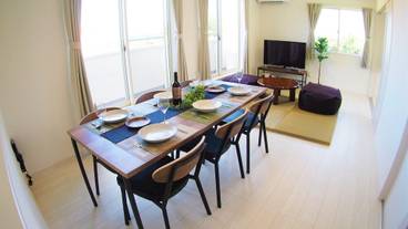 客室内のダイニングエリア / 9