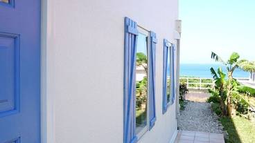 施設の入り口 / 2