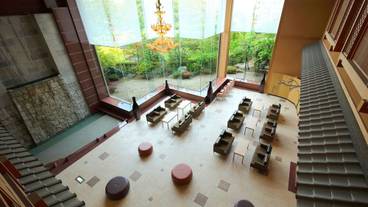 ロビーラウンジ / 2