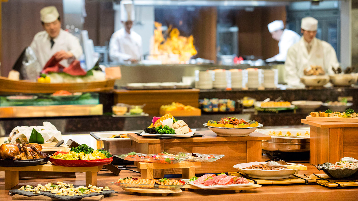 浴槽が二つ並ぶ貸切風呂にときめく♡お腹がすいたらバイキングをいただこう3393284