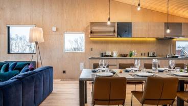 客室内のダイニングエリア / 10