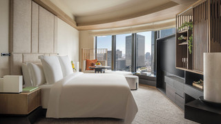 プレミア ルーム キングベッド 1 台 コーナー