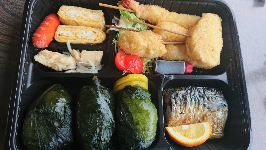 「めはり寿司 二代目」 料理 129029260 1100円。二代目弁当。オーダーから30分かかるので、前もって注文。