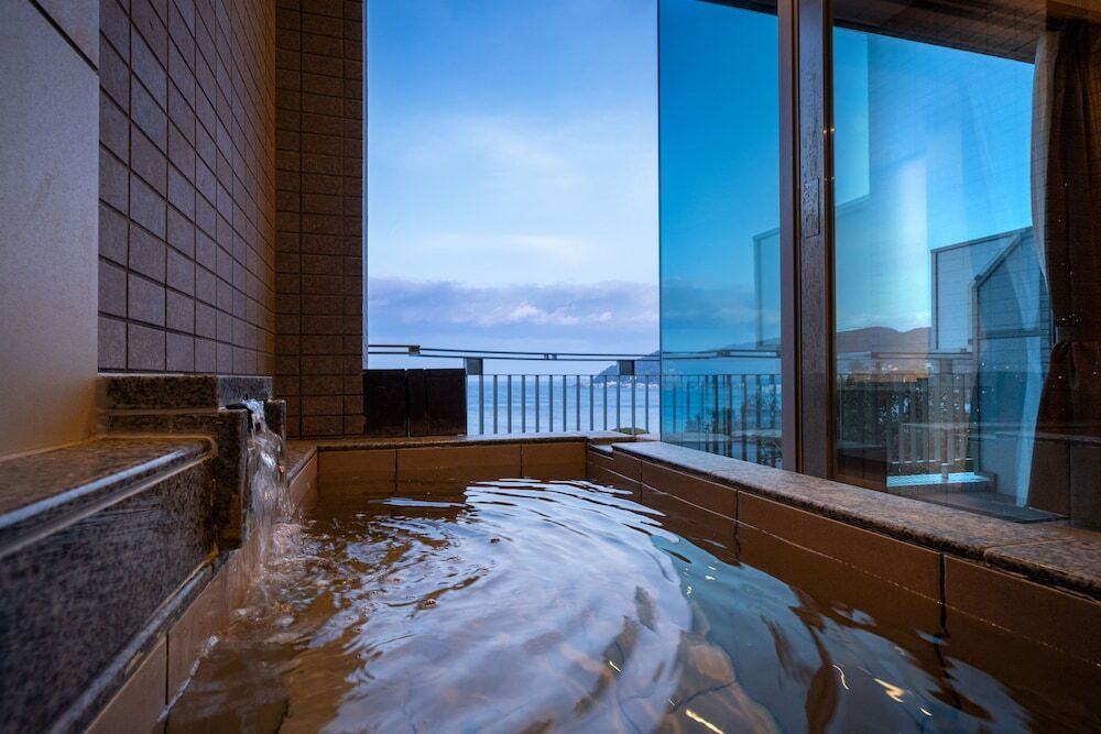 フォンテーヌ・ブロー熱海4068270