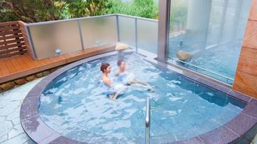 伊勢志摩温泉「ともやまの湯」露天風呂 昼 / 2