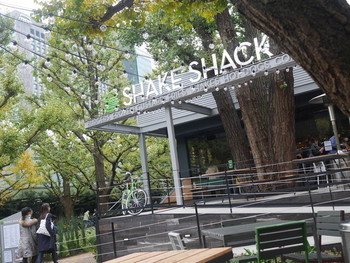 「シェイク シャック 外苑いちょう並木店」外観 916480 外観