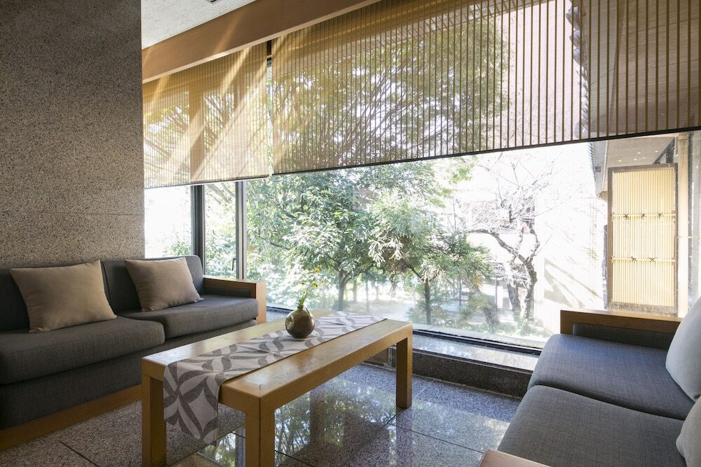 ロビーラウンジ