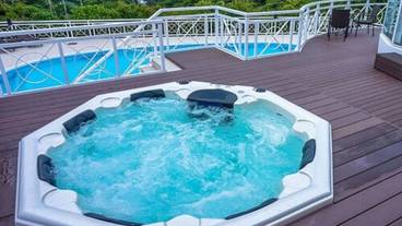 屋外スパ浴槽 / 1