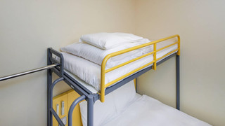 スタンダード ルーム ダブルベッド 1台 + ロフトベッド1台　禁煙