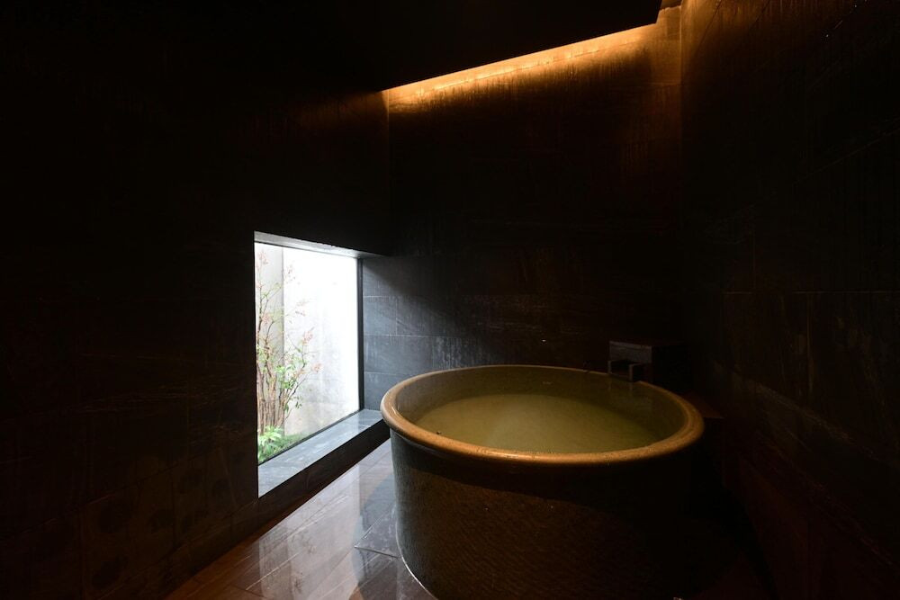 かけ流しの湯をお部屋で贅沢に♡フォトジェニックなお料理にも注目！4374421